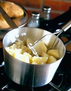 cooking-peeled-potatoes