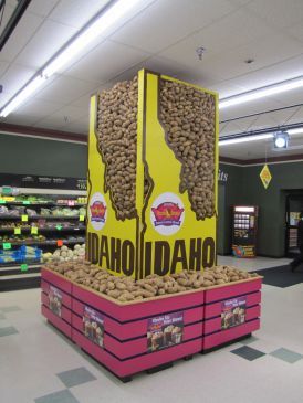 Dean Eide's Idaho® potato display at Lammers Food Fest in Menomonie, WI won first place among stores with 6-9 cash registers.